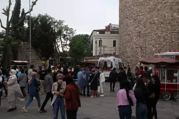 GALATA KULESİ'NDEN DÜŞEN 20 YAŞINDAKİ KADIN HAYATINI KAYBETTİ