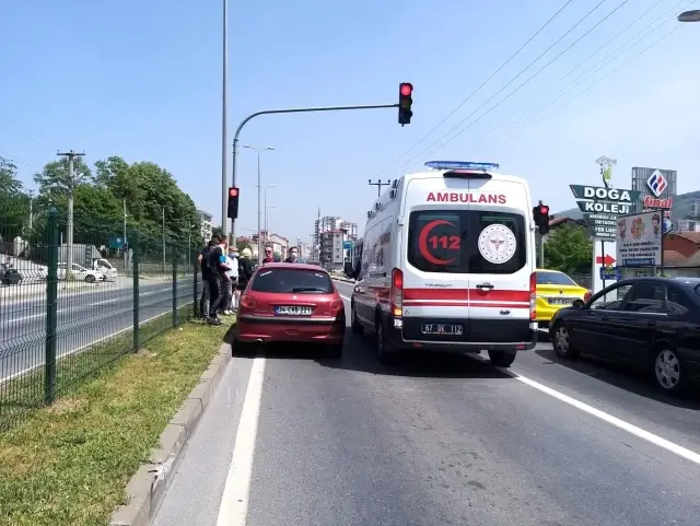 Hamile kadın kazada yaralandı