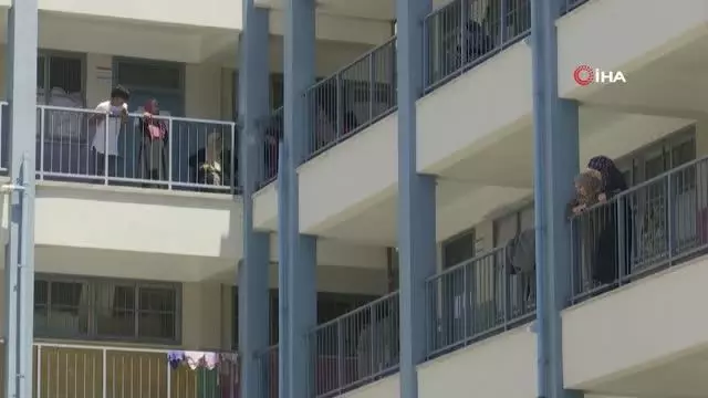 İsrail'in saldırılarıyla yerinden ettiği Filistinli aileler Gazze'nin yeniden imarını bekliyor İsrail'in saldırılarıyla yerinden ettiği Filistinli aileler Gazze'nin yeniden imarını bekliyor