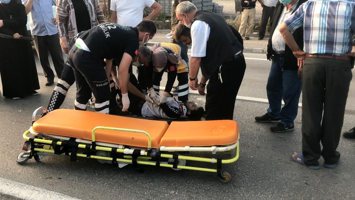 Kırmızı ışık ihlali yapan motosikletli genç yaralandı