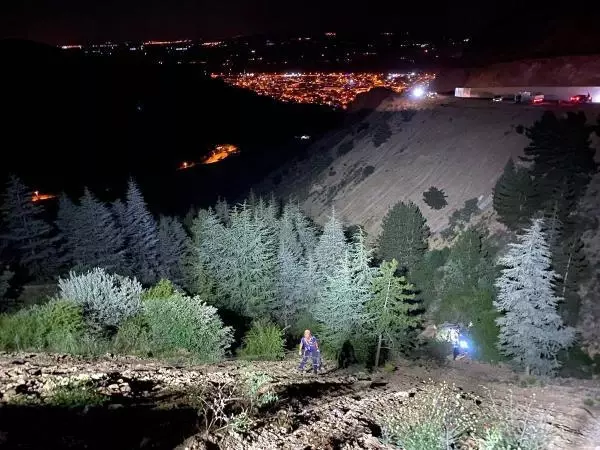 Son dakika haberi | Otomobil 100 metrelik uçurumdan yuvarlandı: 1 ölü, 4 yaralı Son dakika haberi | Otomobil 100 metrelik uçurumdan yuvarlandı: 1 ölü, 4 yaralı