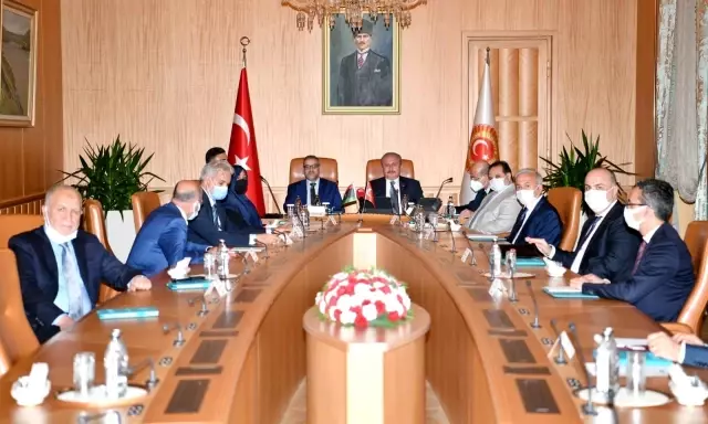 TBMM Başkanı Şentop, Libya Devlet Yüksek Konseyi Başkanı El Meşri ile görüştü TBMM Başkanı Şentop, Libya Devlet Yüksek Konseyi Başkanı El Meşri ile görüştü