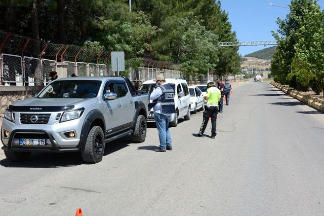 Adıyaman'da huzurlu sokaklar uygulaması yapıldı Adıyaman'da huzurlu sokaklar uygulaması yapıldı