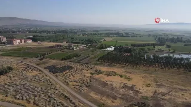 Son dakika... Bakan Kurum'un telekonferans katılımıyla Şuhut Millet Bahçesi'nde ilk fidan toprakla buluştu Son dakika... Bakan Kurum'un telekonferans katılımıyla Şuhut Millet Bahçesi'nde ilk fidan toprakla buluştu