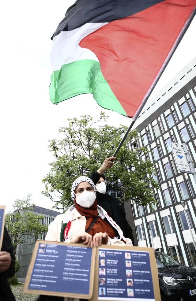 Filistinliler Alman medyasının İsrail yanlısı haberlerini protesto etti