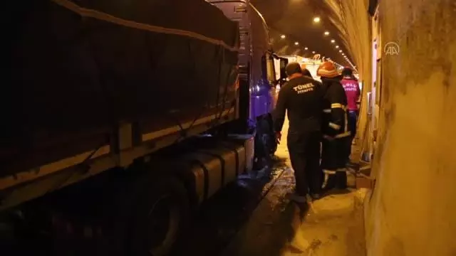 Son dakika haberleri | Bolu Dağı Tüneli'ndeki tır yangını ulaşımı aksattı Son dakika haberleri | Bolu Dağı Tüneli'ndeki tır yangını ulaşımı aksattı
