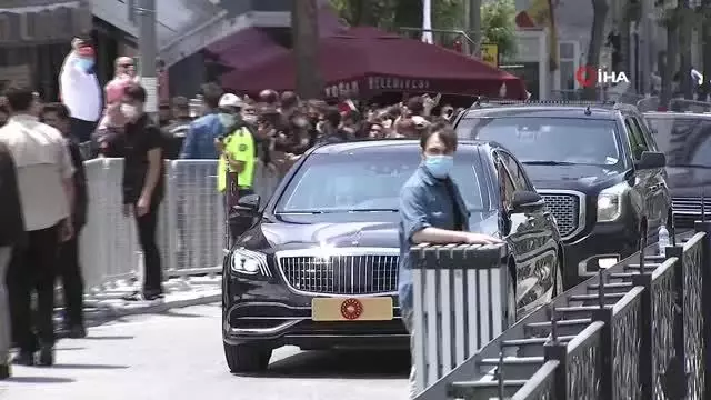 Cumhurbaşkanı Recep Tayyip Erdoğan, Cuma namazı ile birlikte açılışı yapılacak olan Taksim Camii'ne geldi. Taksim Camii'nde ilk ezan okundu.