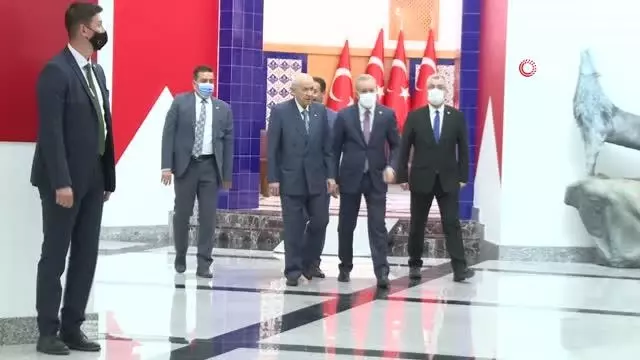 Devlet Bahçeli, partisinin Belediye Başkanları ile bir araya geldi Devlet Bahçeli, partisinin Belediye Başkanları ile bir araya geldi