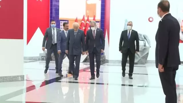 Devlet Bahçeli, partisinin Belediye Başkanları ile bir araya geldi