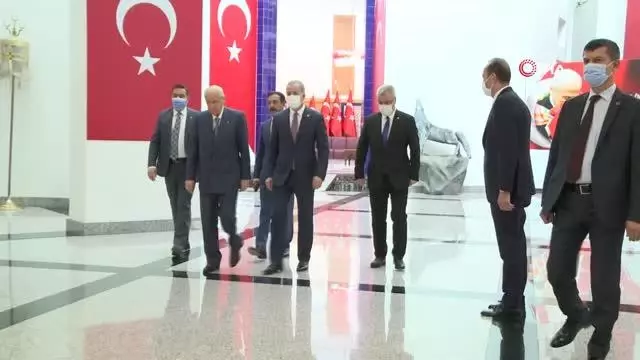 Devlet Bahçeli, partisinin Belediye Başkanları ile bir araya geldi