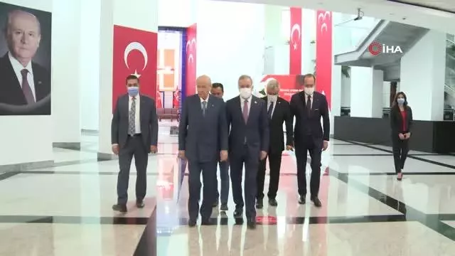 Devlet Bahçeli, partisinin Belediye Başkanları ile bir araya geldi
