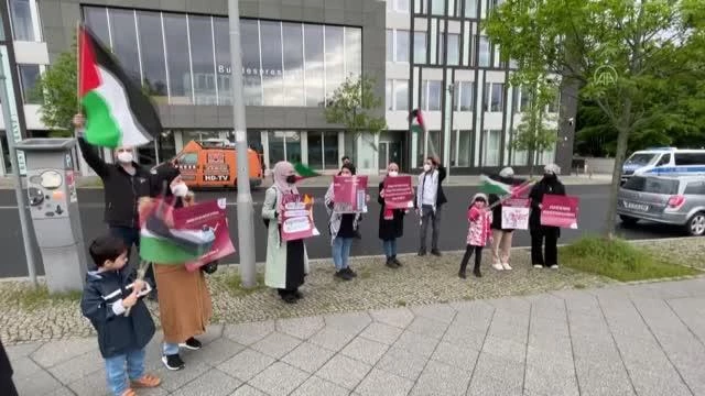 Filistinliler Alman medyasının İsrail yanlısı haberlerini protesto etti