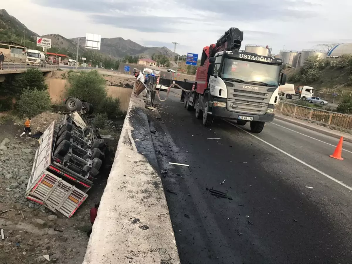 Son dakika haberi: Gümüşhane'de şarampole devrilen tırın sürücüsü öldü