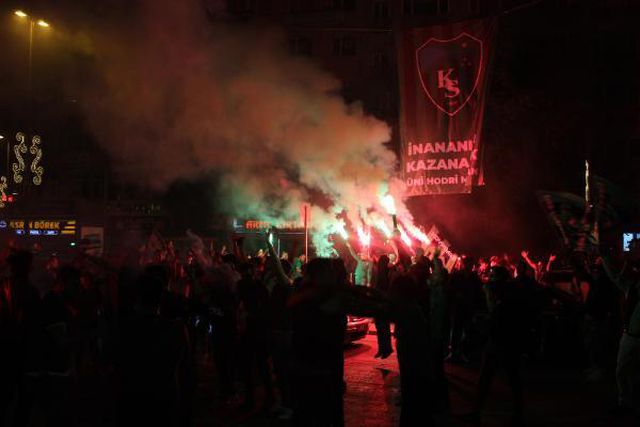 kocaelispor taraftarlarinin tff 1 inci lig se 15 14164102 o