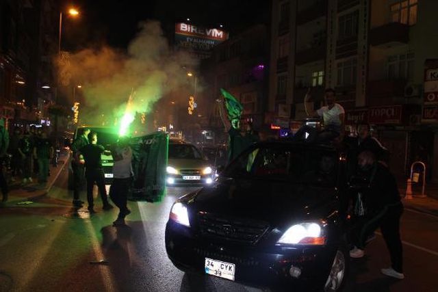 kocaelispor taraftarlarinin tff 1 inci lig se 8 14164102 o