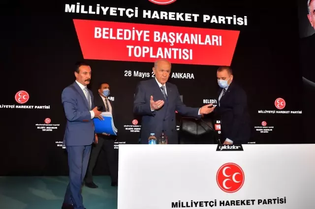 Devlet Bahçeli, partisinin Belediye Başkanları ile bir araya geldi