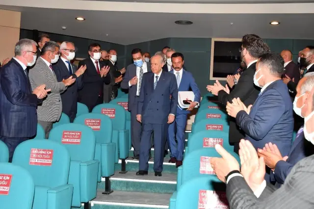 Devlet Bahçeli, partisinin Belediye Başkanları ile bir araya geldi