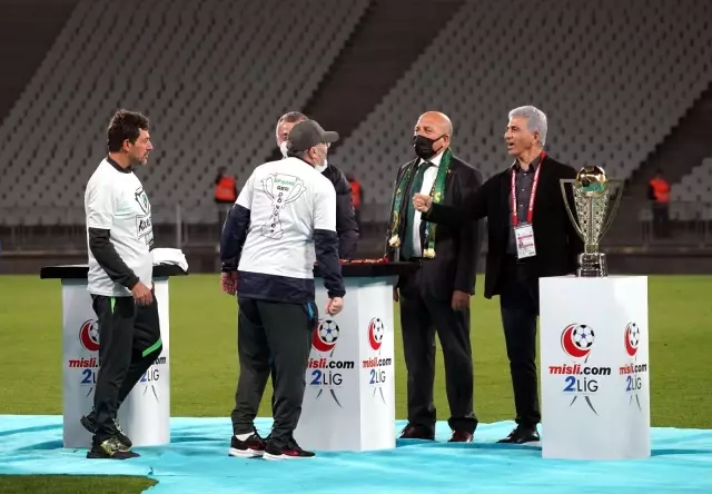 Son dakika haberleri: Kocaelispor, 11 yıl sonra TFF 1. Lig'e yükseldi Son dakika haberleri: Kocaelispor, 11 yıl sonra TFF 1. Lig'e yükseldi