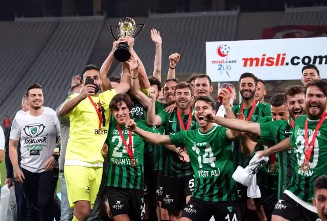 Son dakika haberleri: Kocaelispor, 11 yıl sonra TFF 1. Lig'e yükseldi Son dakika haberleri: Kocaelispor, 11 yıl sonra TFF 1. Lig'e yükseldi