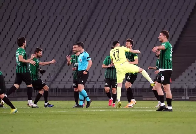 Son dakika haberleri: Kocaelispor, 11 yıl sonra TFF 1. Lig'e yükseldi Son dakika haberleri: Kocaelispor, 11 yıl sonra TFF 1. Lig'e yükseldi