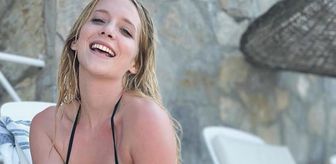 Mucize Doktor'un final yapmasıyla soluğu tatilde alan Hayal Köseoğlu, bikinili pozlarını paylaştı