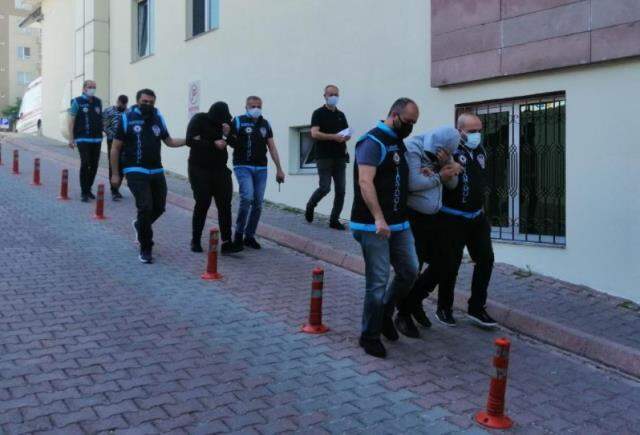 Pes dedirten görüntüler! 72 milyon TL'lik vurgun yapıp paralarla kadınların sigaralarını yaktılar