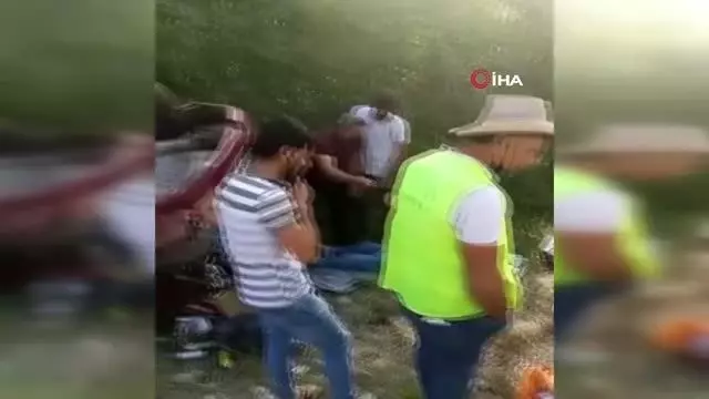Şarampole yuvarlanan araçta can pazarı: 5 yaralı Şarampole yuvarlanan araçta can pazarı: 5 yaralı