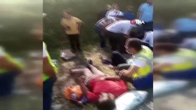 Şarampole yuvarlanan araçta can pazarı: 5 yaralı Şarampole yuvarlanan araçta can pazarı: 5 yaralı