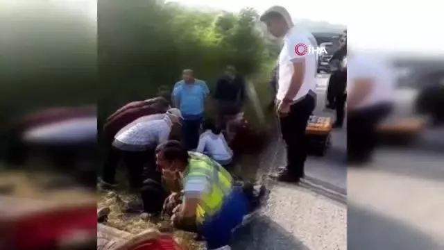 Şarampole yuvarlanan araçta can pazarı: 5 yaralı Şarampole yuvarlanan araçta can pazarı: 5 yaralı
