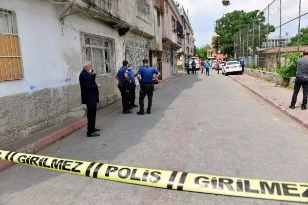 Sokakta uğradığı silahlı saldırıda ağır yaralandı Sokakta uğradığı silahlı saldırıda ağır yaralandı