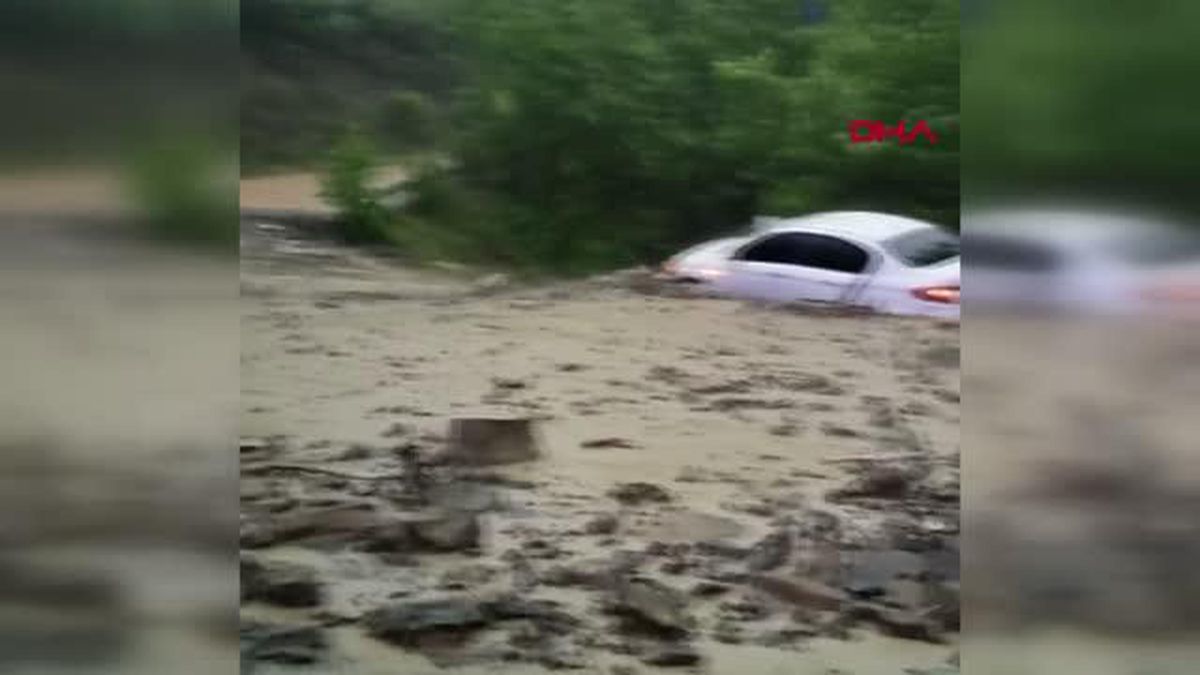 Tekirdağ'da şiddetli yağış heyelana neden oldu