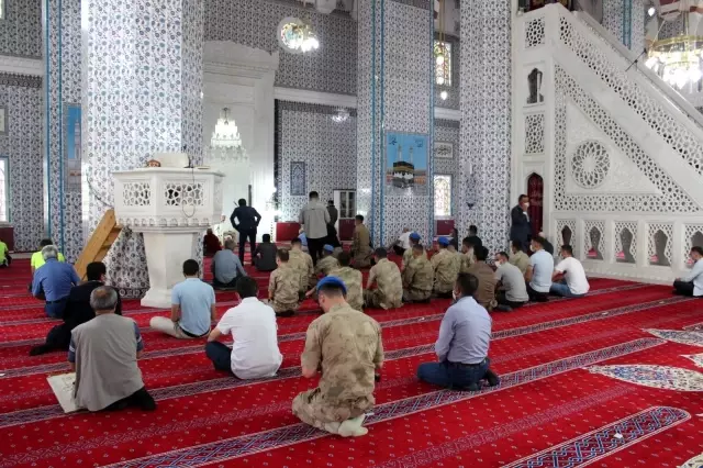 Terör saldırısı sonucu şehit olan Veli Kabalay için Iğdır'da mevlit Terör saldırısı sonucu şehit olan Veli Kabalay için Iğdır'da mevlit