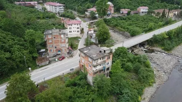 Son dakika haberi | TRABZON'DA SEL RİSKİ ALTINDAKİ 446 YAPIDA YAŞIYORLAR