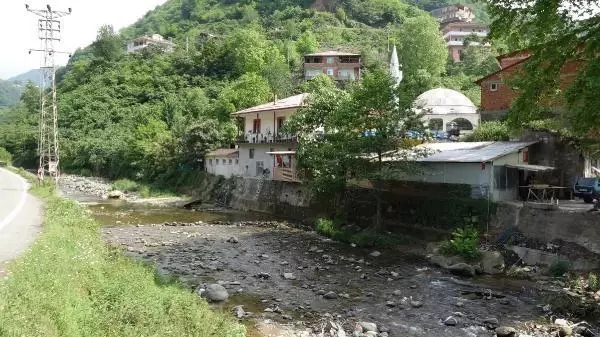 Son dakika haberi | TRABZON'DA SEL RİSKİ ALTINDAKİ 446 YAPIDA YAŞIYORLAR