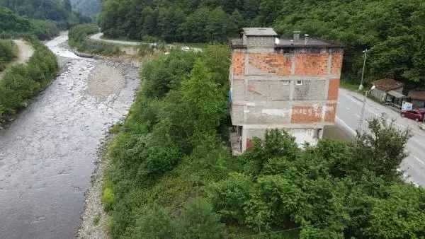 Son dakika haberi | TRABZON'DA SEL RİSKİ ALTINDAKİ 446 YAPIDA YAŞIYORLAR