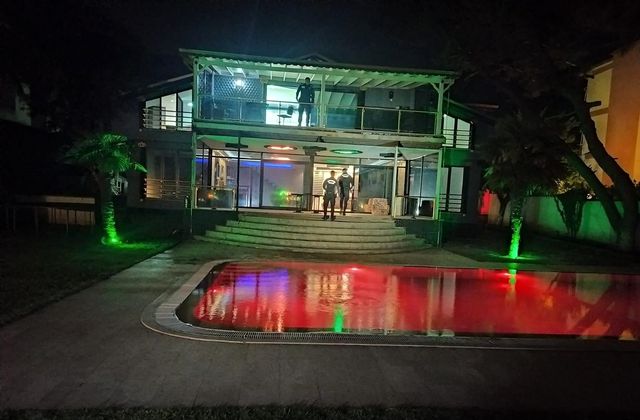 yalidaki kumar partisine denizden polis baski 4 14163482 o