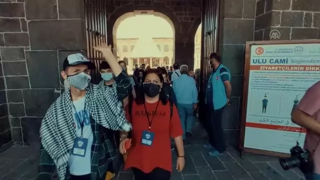 'Yarın Çok Genç Olacak' projesi kapsamında öğrenciler Şanlıurfa, Diyarbakır ve Gaziantep'i gezdi 'Yarın Çok Genç Olacak' projesi kapsamında öğrenciler Şanlıurfa, Diyarbakır ve Gaziantep'i gezdi