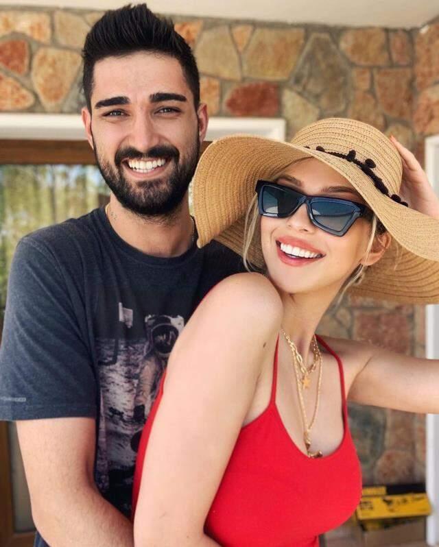 Yasaklardan dolayı evlenemeyen Yasemin Şefkatli ve İdo Tatlıses, ön balayına çıktı Yasaklardan dolayı evlenemeyen Yasemin Şefkatli ve İdo Tatlıses, ön balayına çıktı