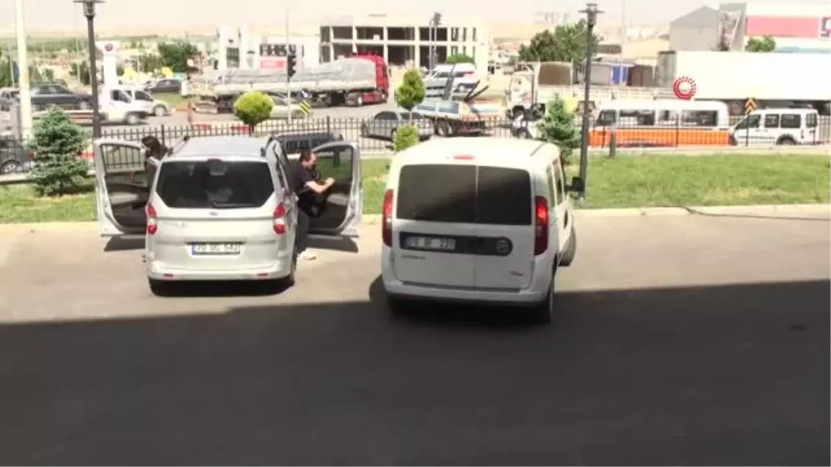 20 yıl hapis cezası bulunan şahıs yakalandı, yakınları basın mensuplarına saldırdı