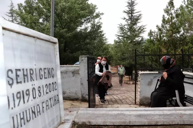 28 yıldır Solingen'de sönmeyen yangın 28 yıldır Solingen'de sönmeyen yangın