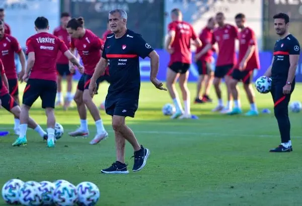 SPOR A Milli Futbol Takımı hazırlıklarını sürdürdü SPOR A Milli Futbol Takımı hazırlıklarını sürdürdü