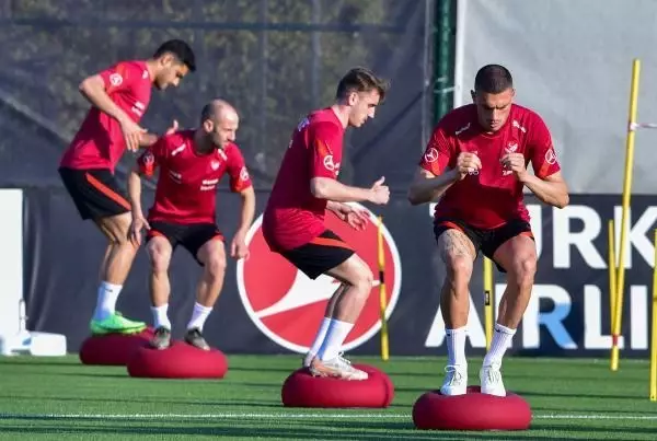 SPOR A Milli Futbol Takımı hazırlıklarını sürdürdü SPOR A Milli Futbol Takımı hazırlıklarını sürdürdü