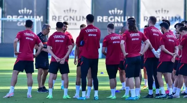 SPOR A Milli Futbol Takımı hazırlıklarını sürdürdü SPOR A Milli Futbol Takımı hazırlıklarını sürdürdü