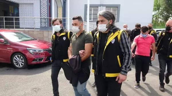 Bursa'da komşuların güvercin pazarlığı kanlı bitti, 1 ağır yaralı (2) Bursa'da komşuların güvercin pazarlığı kanlı bitti, 1 ağır yaralı (2)