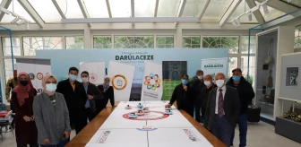 Darülaceze sakinleri, 'Floor Curling' müsabakalarında gönüllü gençlerle kıyasıya yarıştı
