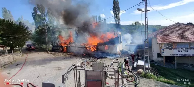 Son dakika haberleri... Kızılcahamam'da iki katlı ahşap evde yangın çıktı Son dakika haberleri... Kızılcahamam'da iki katlı ahşap evde yangın çıktı