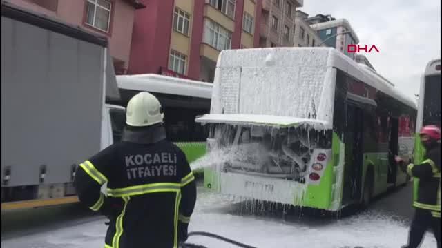 kocaeli bagirarak soforu uyardilar otobusu 14165471 o