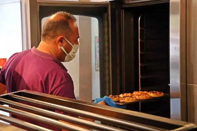 Restoran ve kafelerde normalleşme telaşı Restoran ve kafelerde normalleşme telaşı