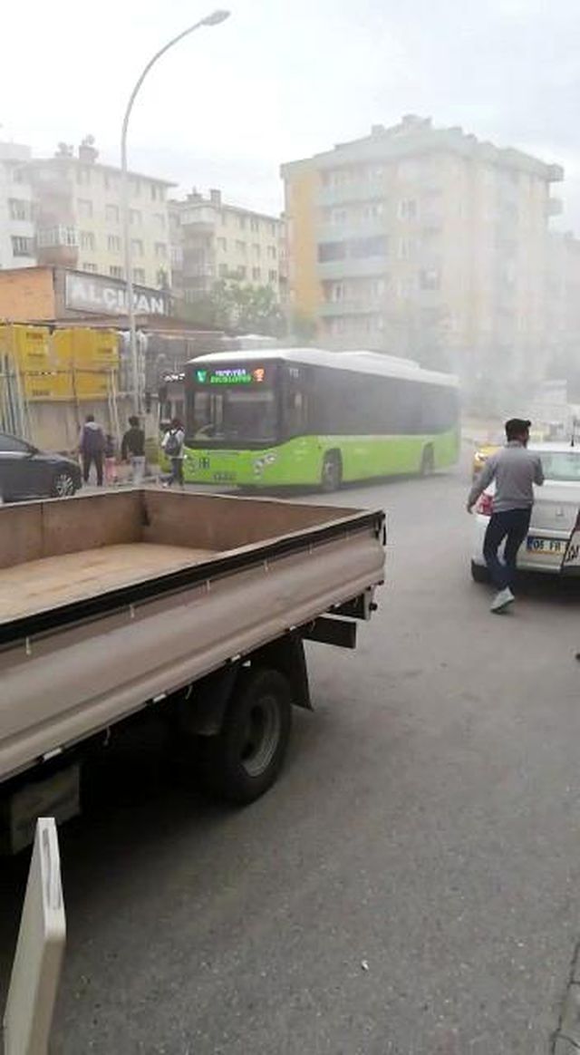seyir halindeki belediye otobusunde korkutan 11 14165437 o