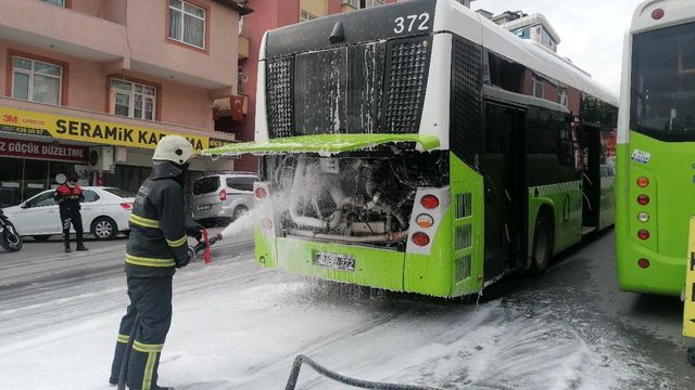 seyir halindeki belediye otobusunde korkutan 14165437 o
